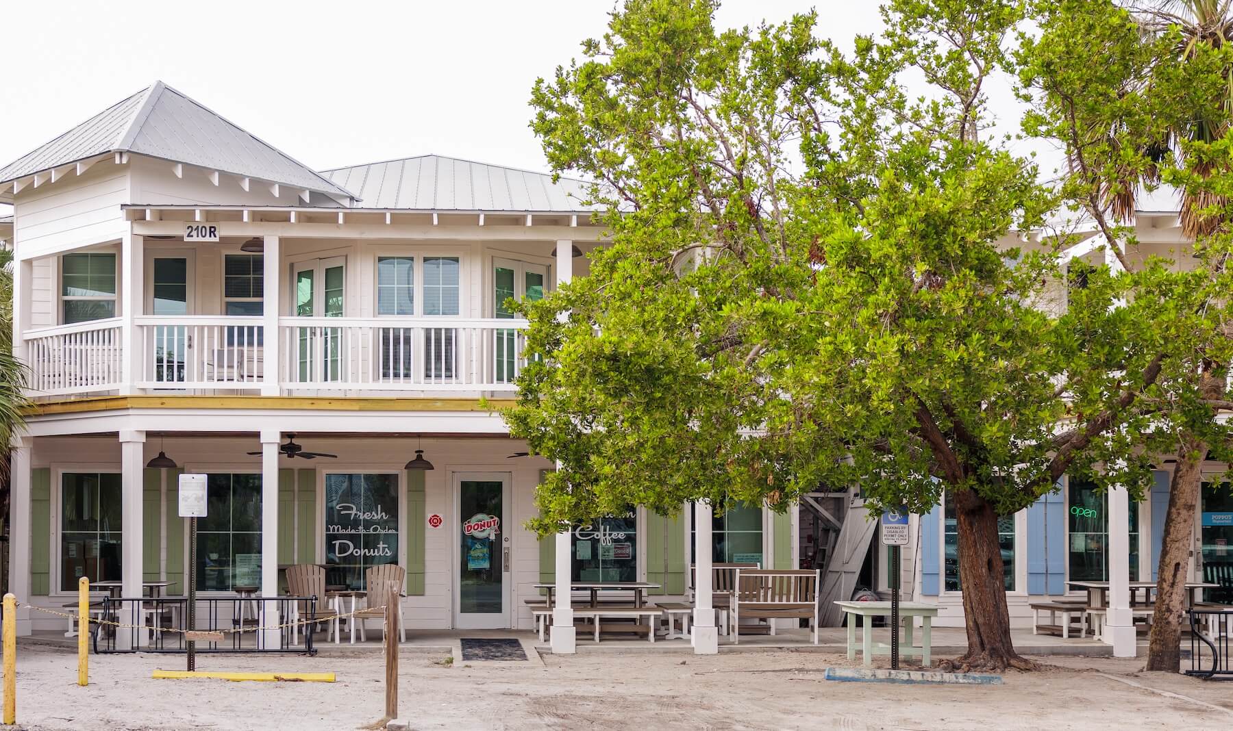 Explore Pine Avenue on Anna Maria Island Explore Pine Avenue on Anna Maria Island