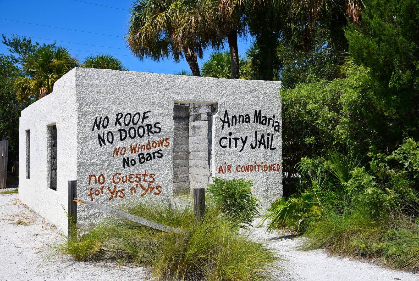 Explore Pine Avenue on Anna Maria Island Explore Pine Avenue on Anna Maria Island